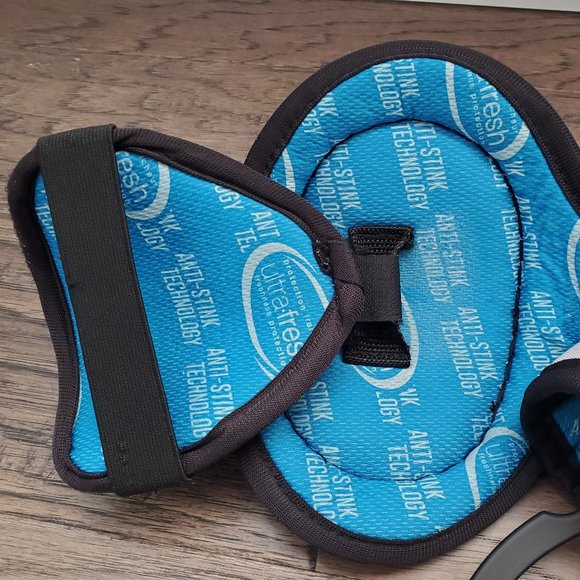 Kids VIC Hockey Shoulder Pads V2.0 - Picture 5 of 6